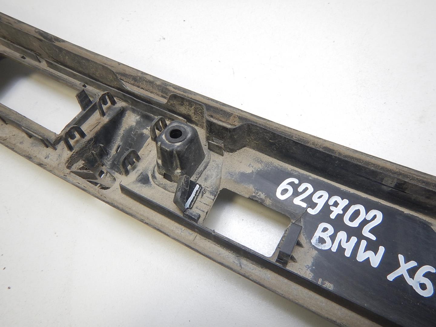 Накладка двери багажника