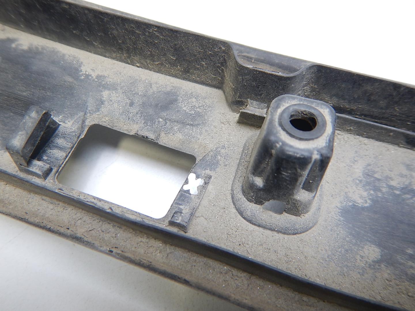 Накладка двери багажника