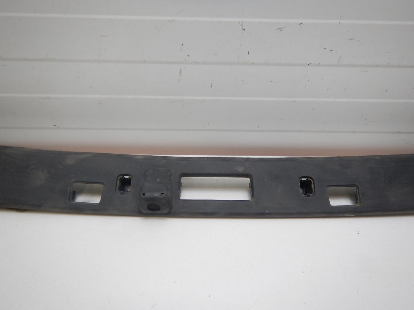 Накладка двери багажника