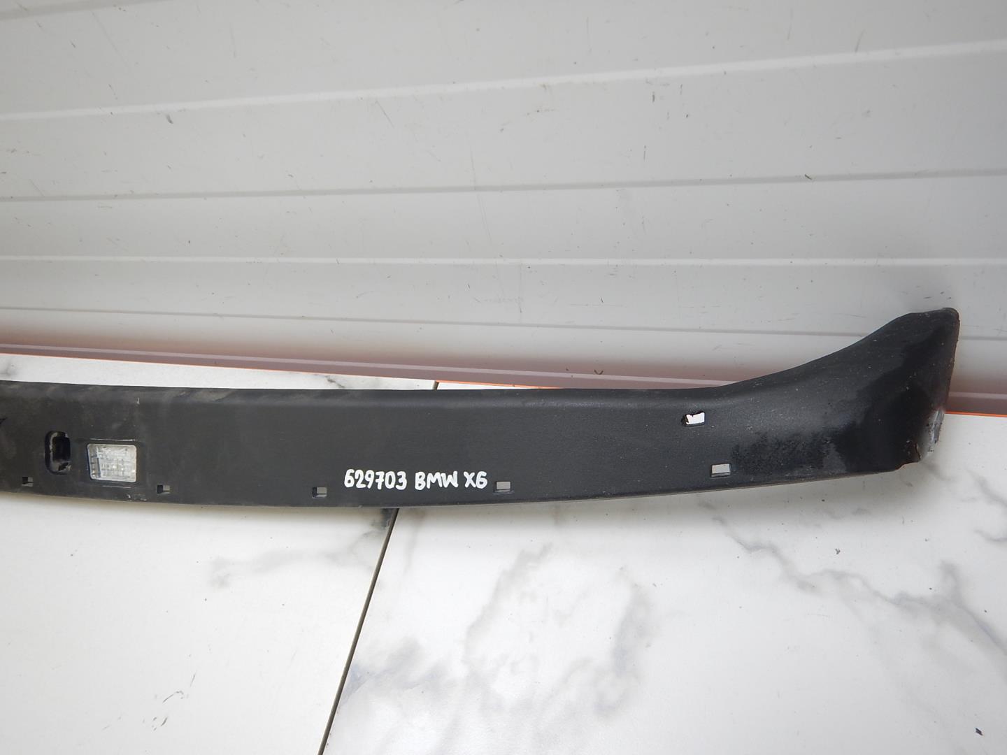 Накладка двери багажника