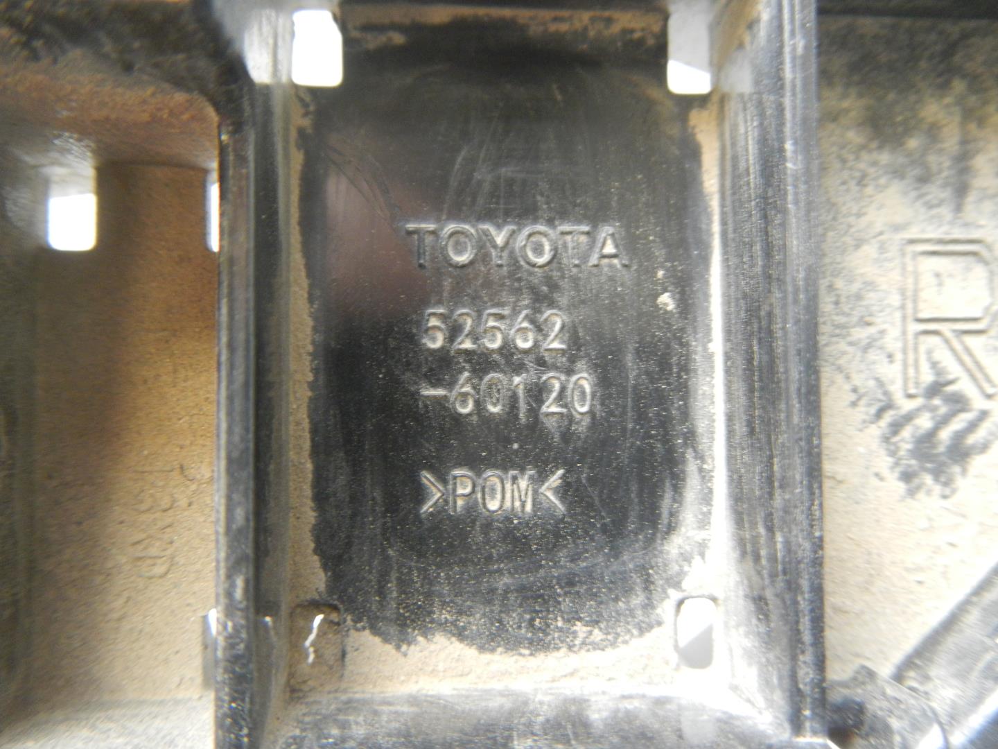 Кронштейн заднего бампера правый