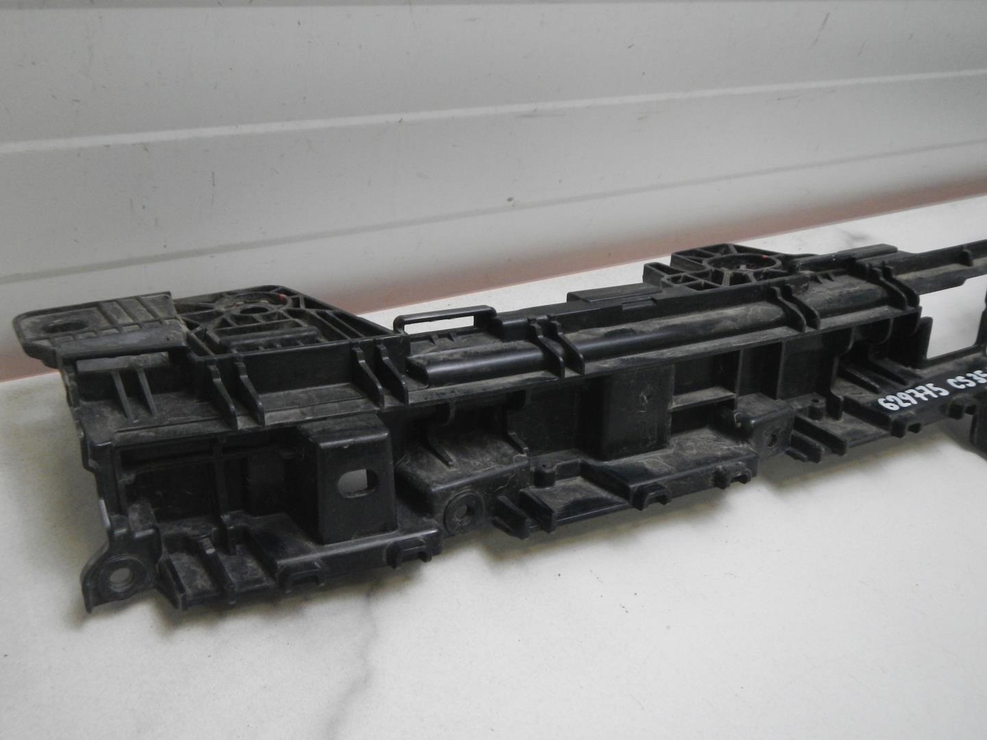 Кронштейн решетки радиатора