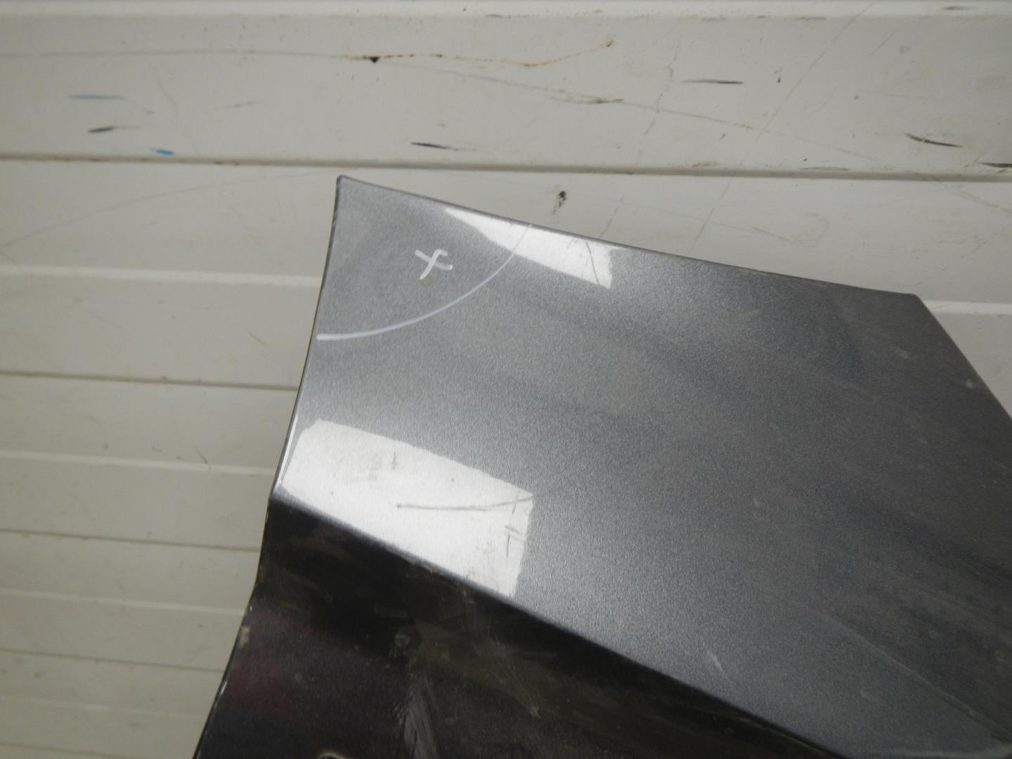 Крыло переднее правое