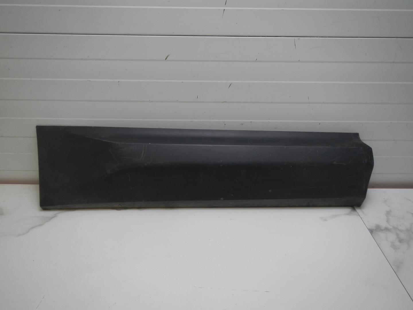 Молдинг задней правой двери