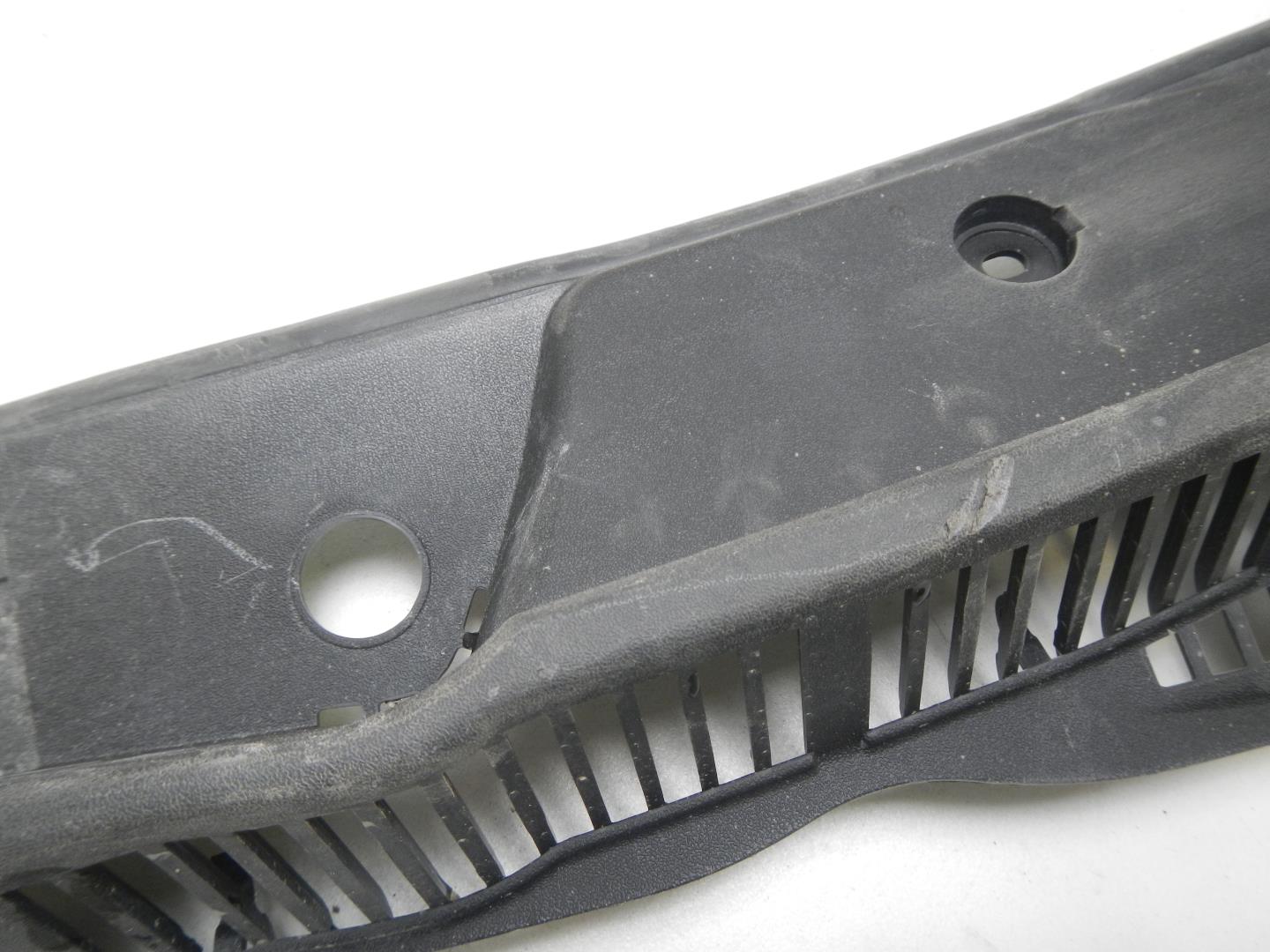 Решетка стеклоочистителей (Жабо)