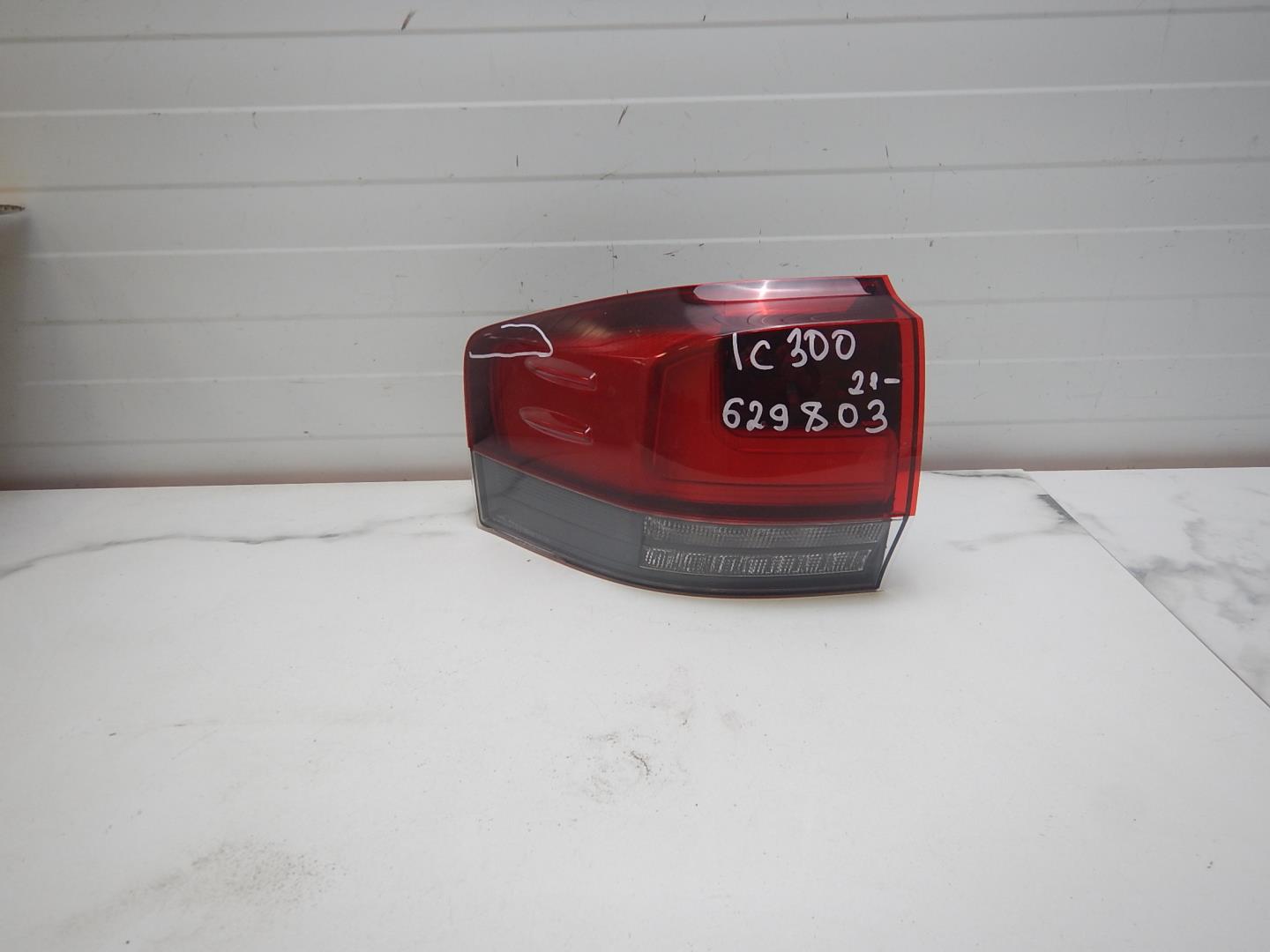 Фонарь задний левый