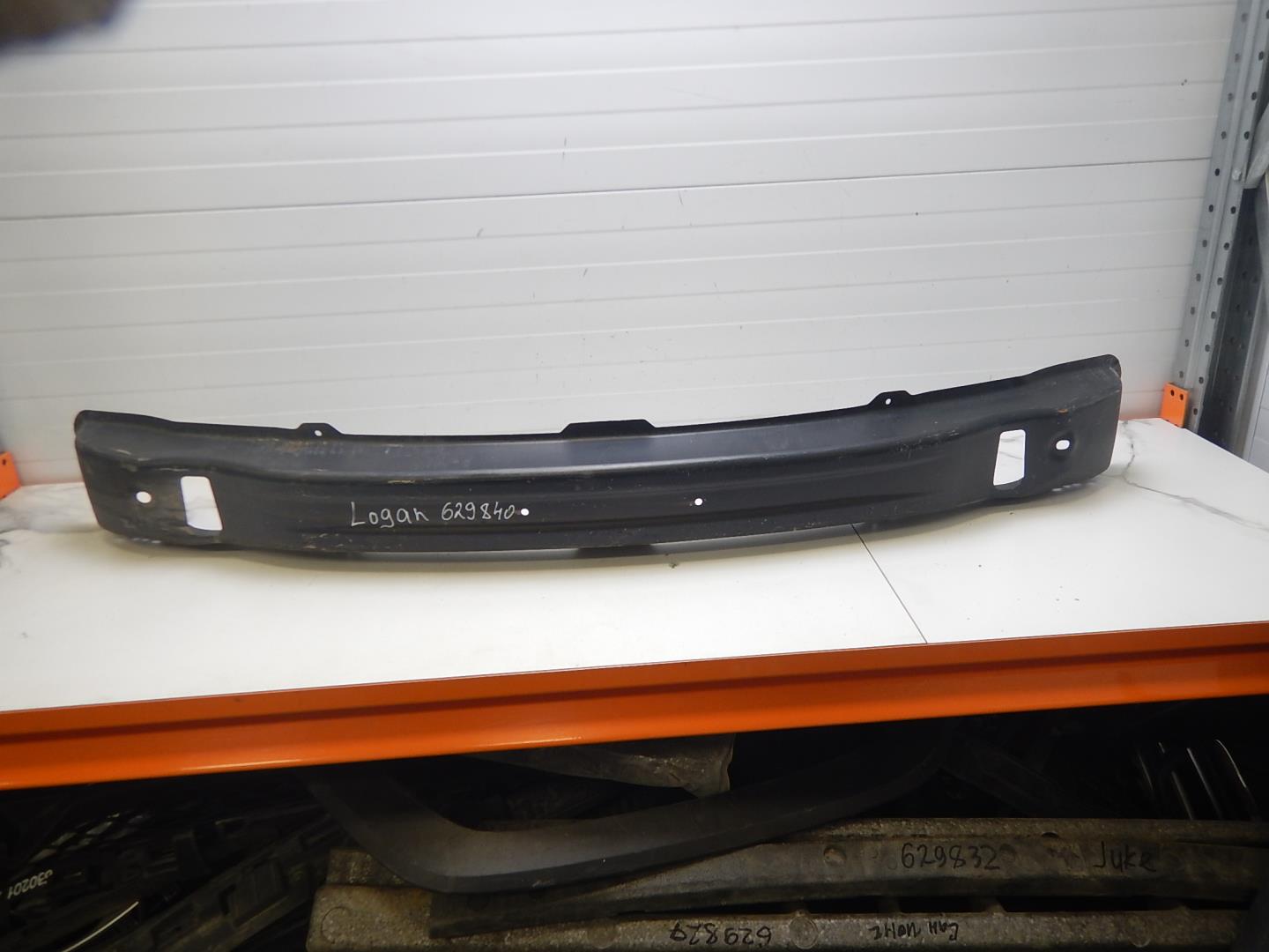 Усилитель переднего бампера