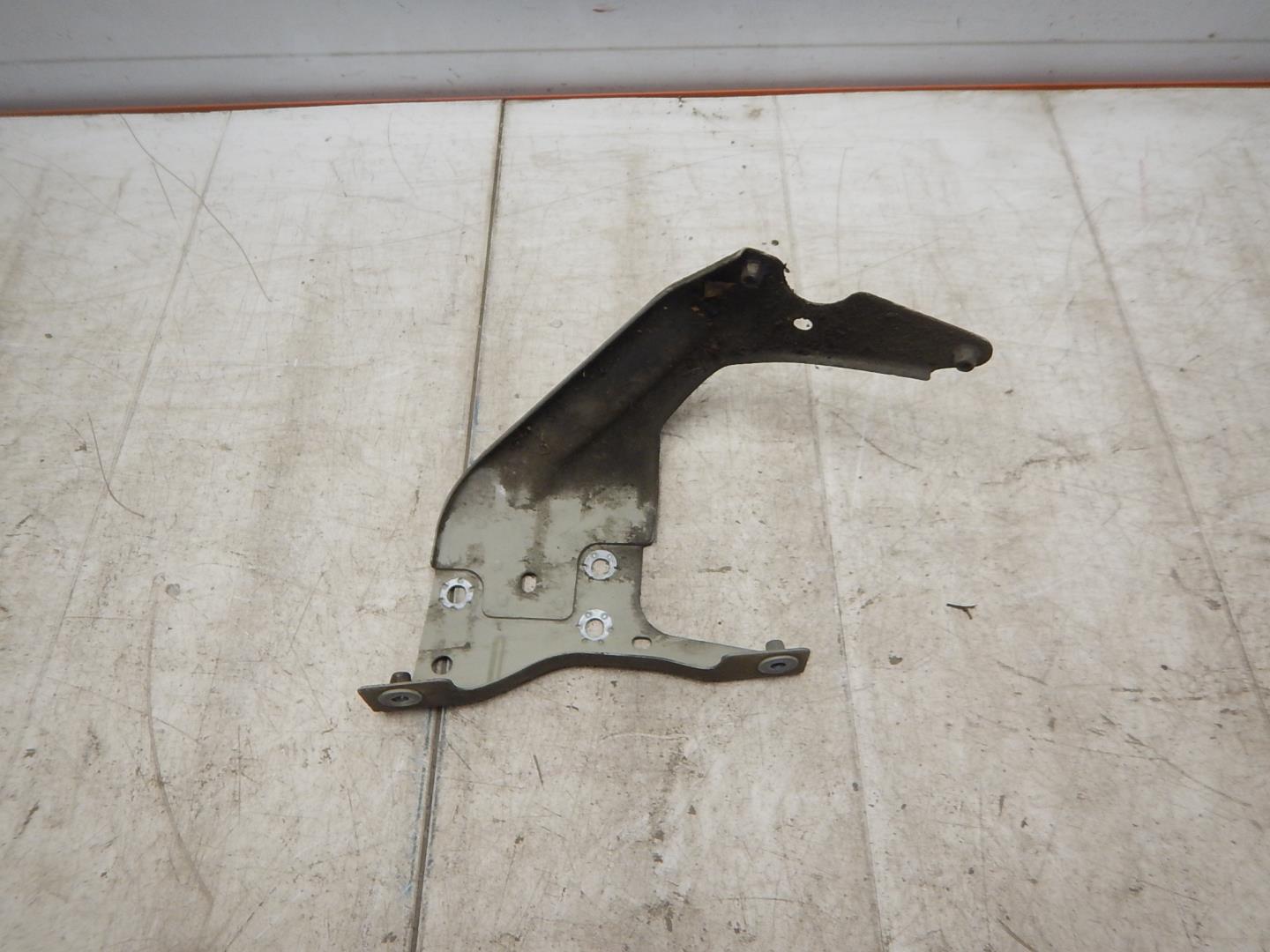 Кронштейн крепления крыла