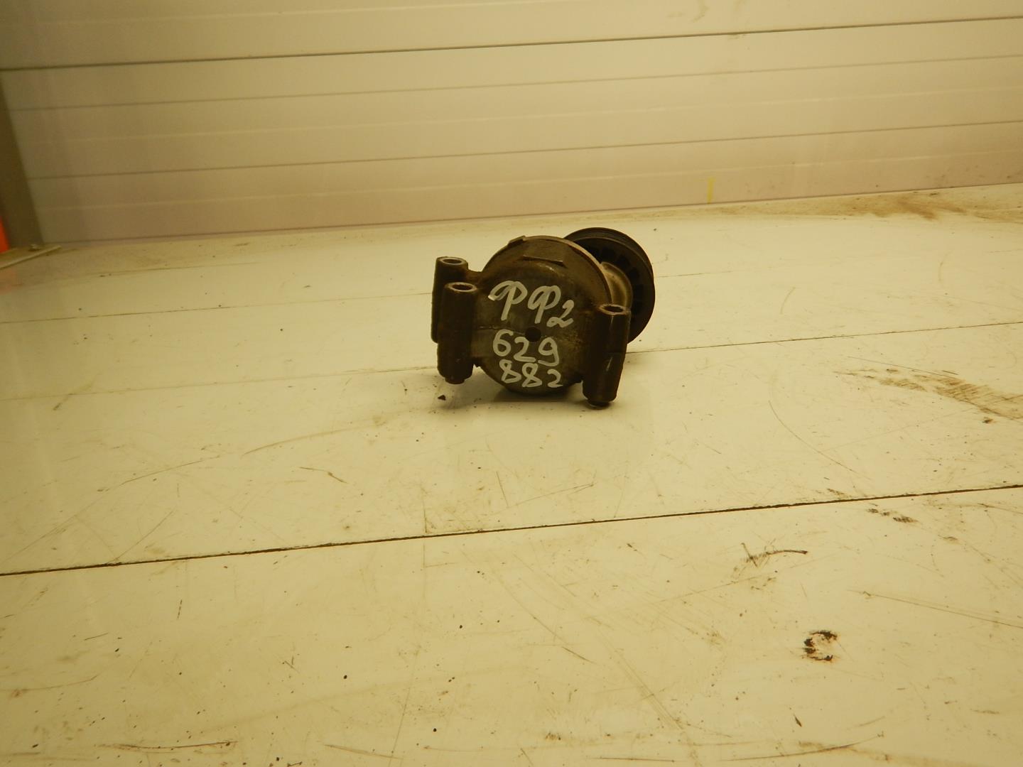 Ролик-натяжитель