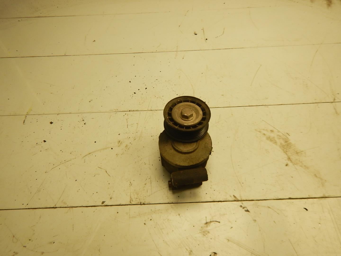 Ролик-натяжитель