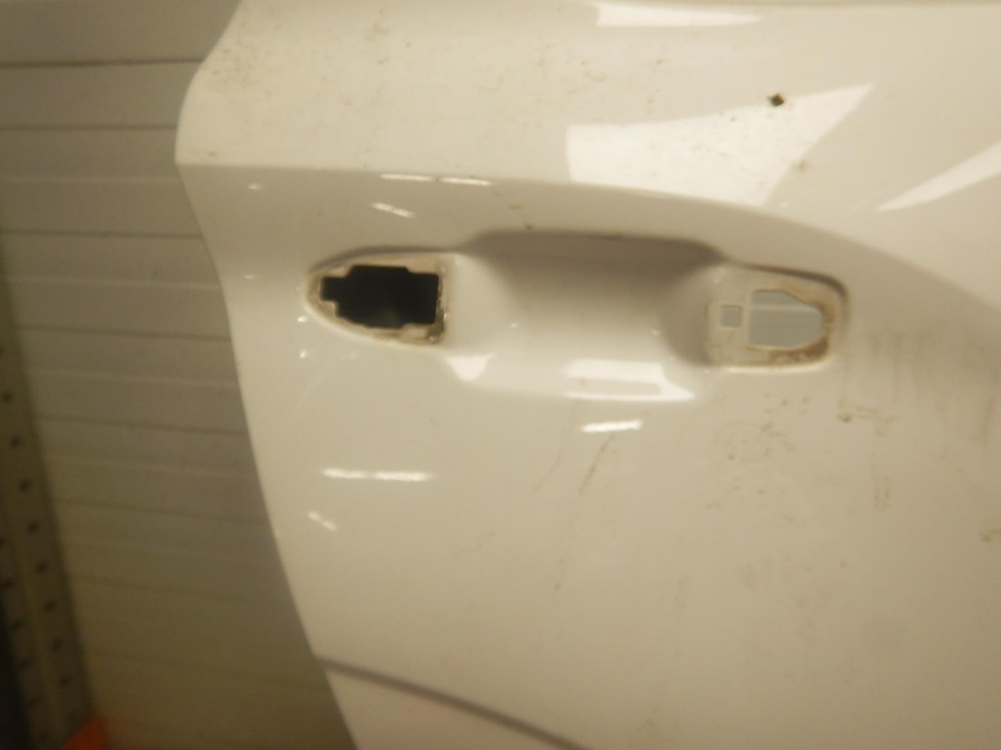 Дверь задняя правая