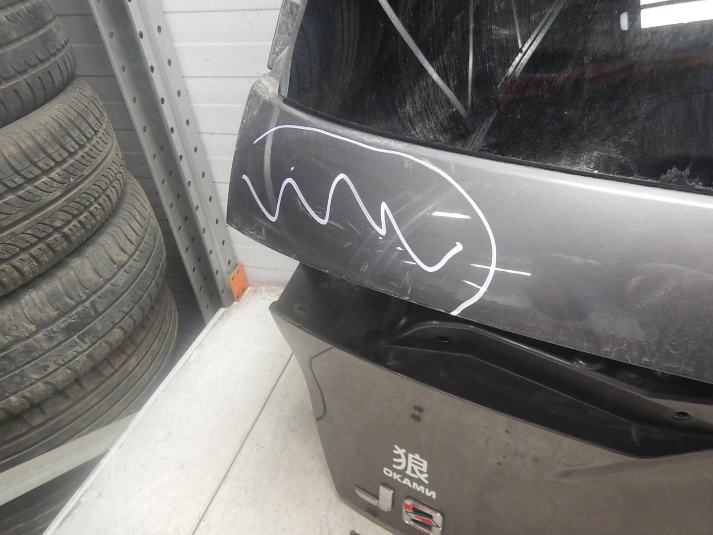 Дверь багажника