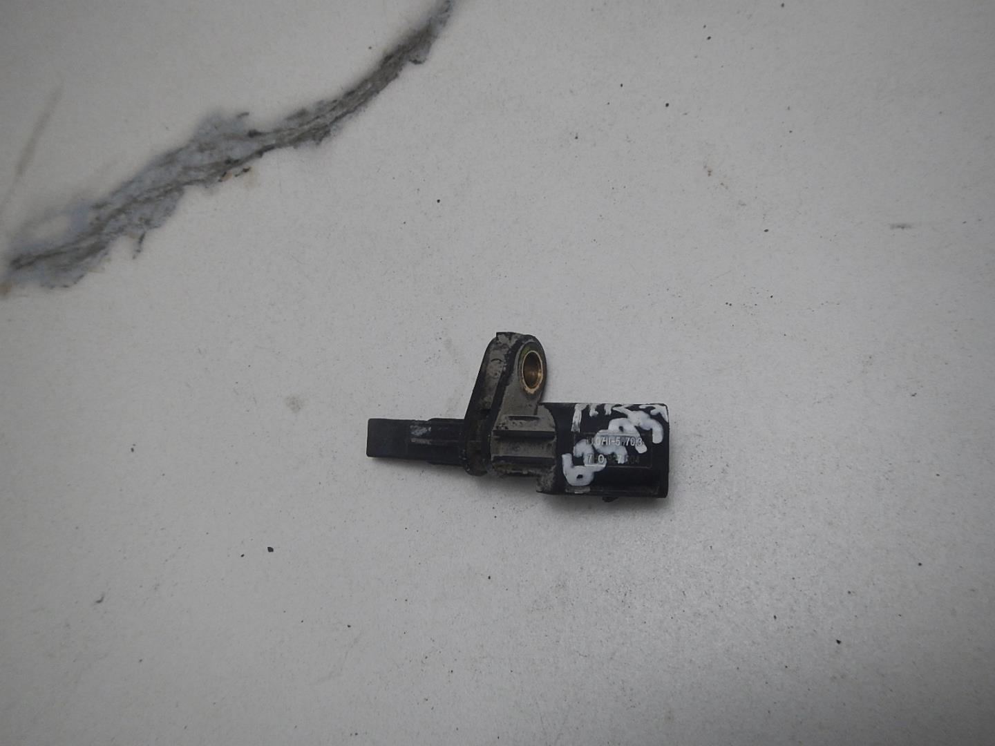 Датчик ABS передний правый