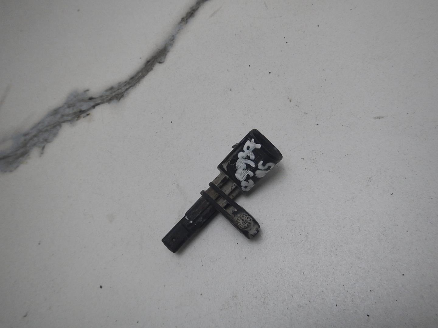 Датчик ABS передний правый