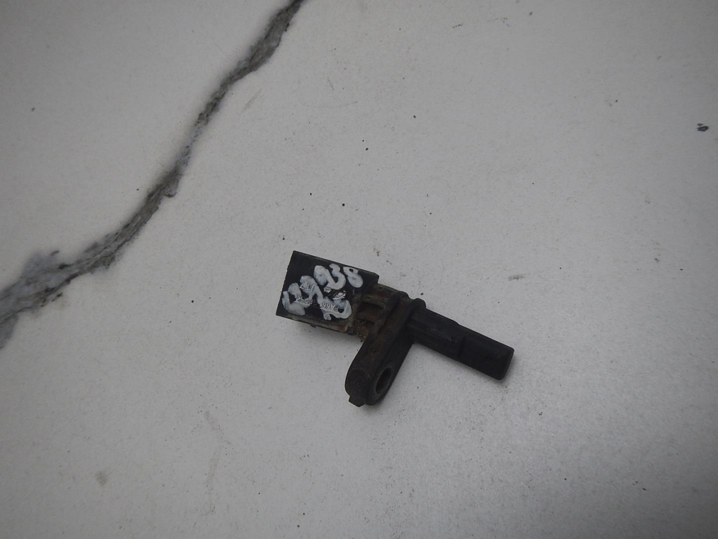 Датчик ABS передний левый