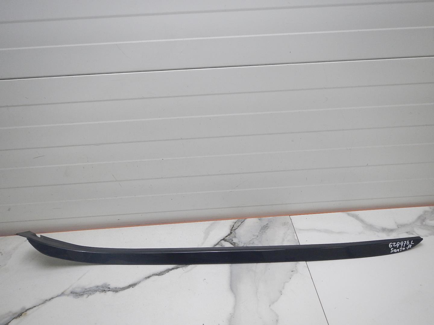 Молдинг лобового стекла