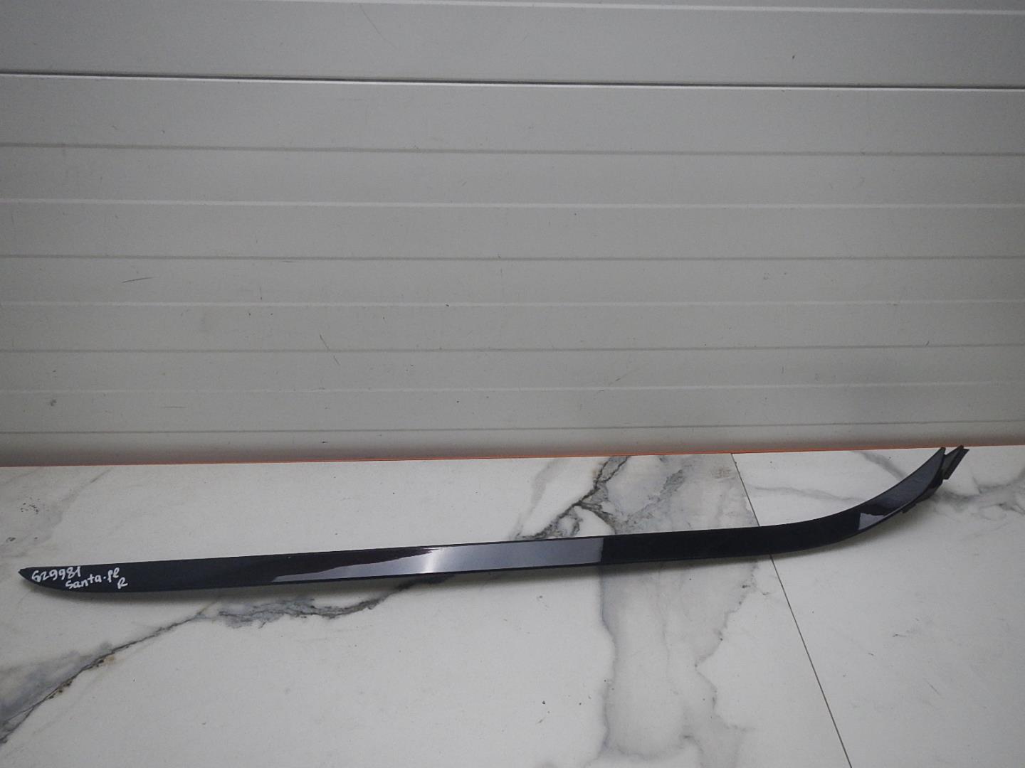 Молдинг лобового стекла