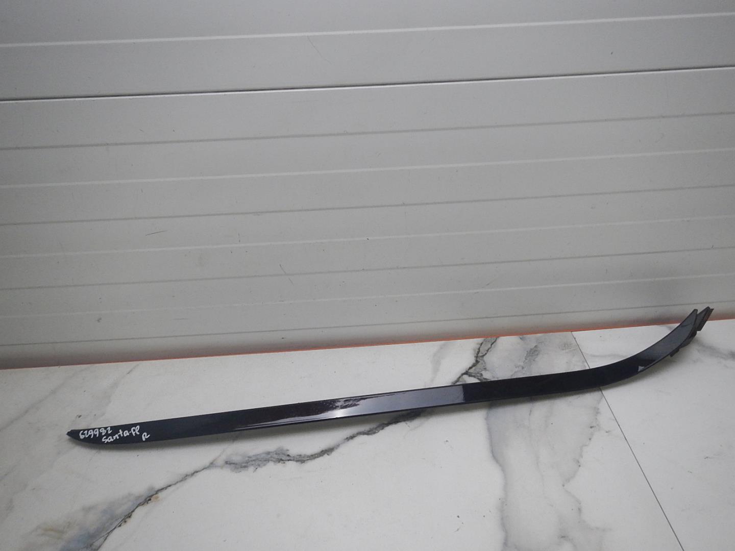 Молдинг лобового стекла