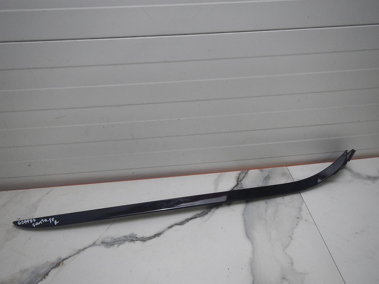 Молдинг лобового стекла