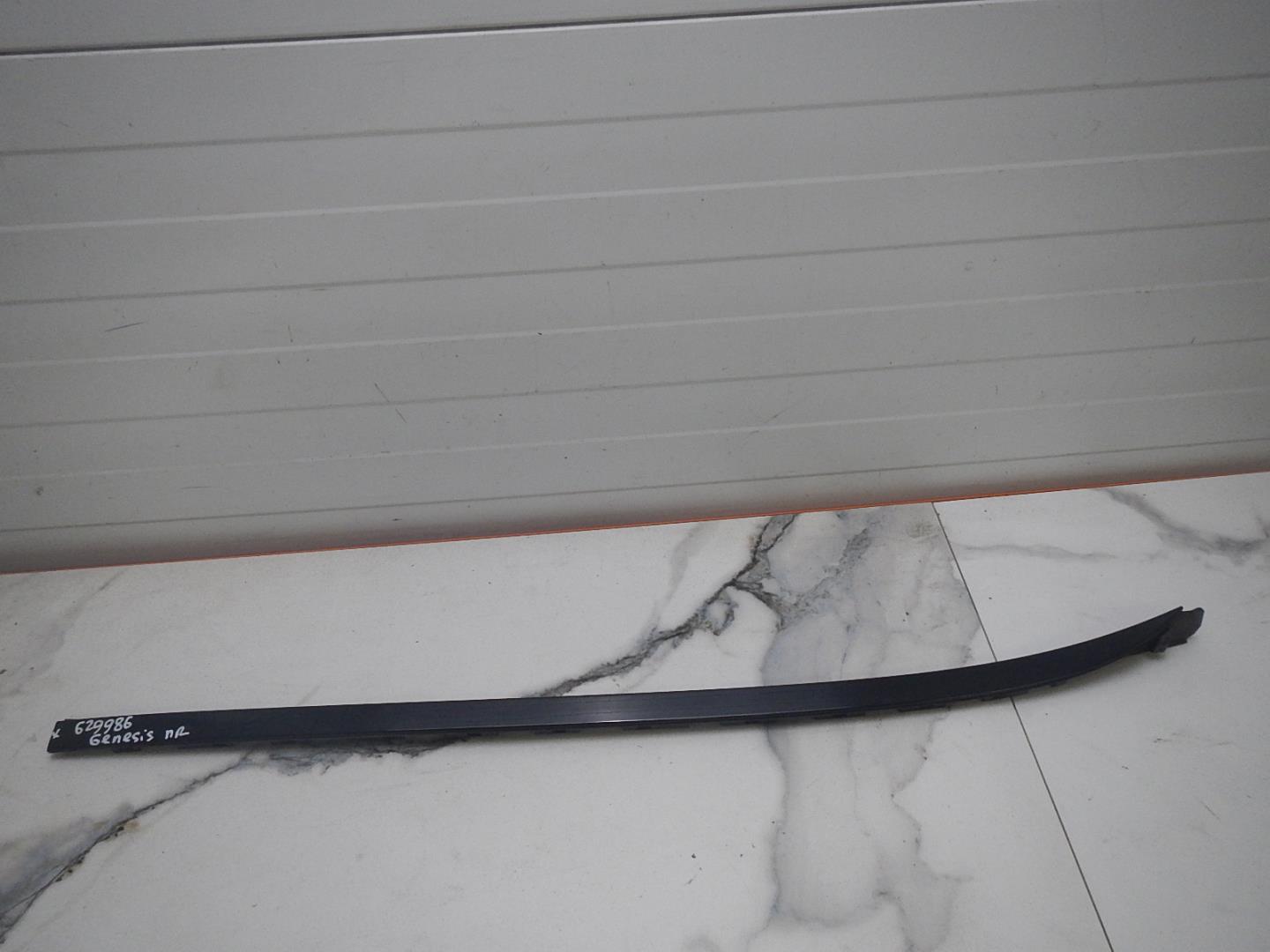 Молдинг лобового стекла