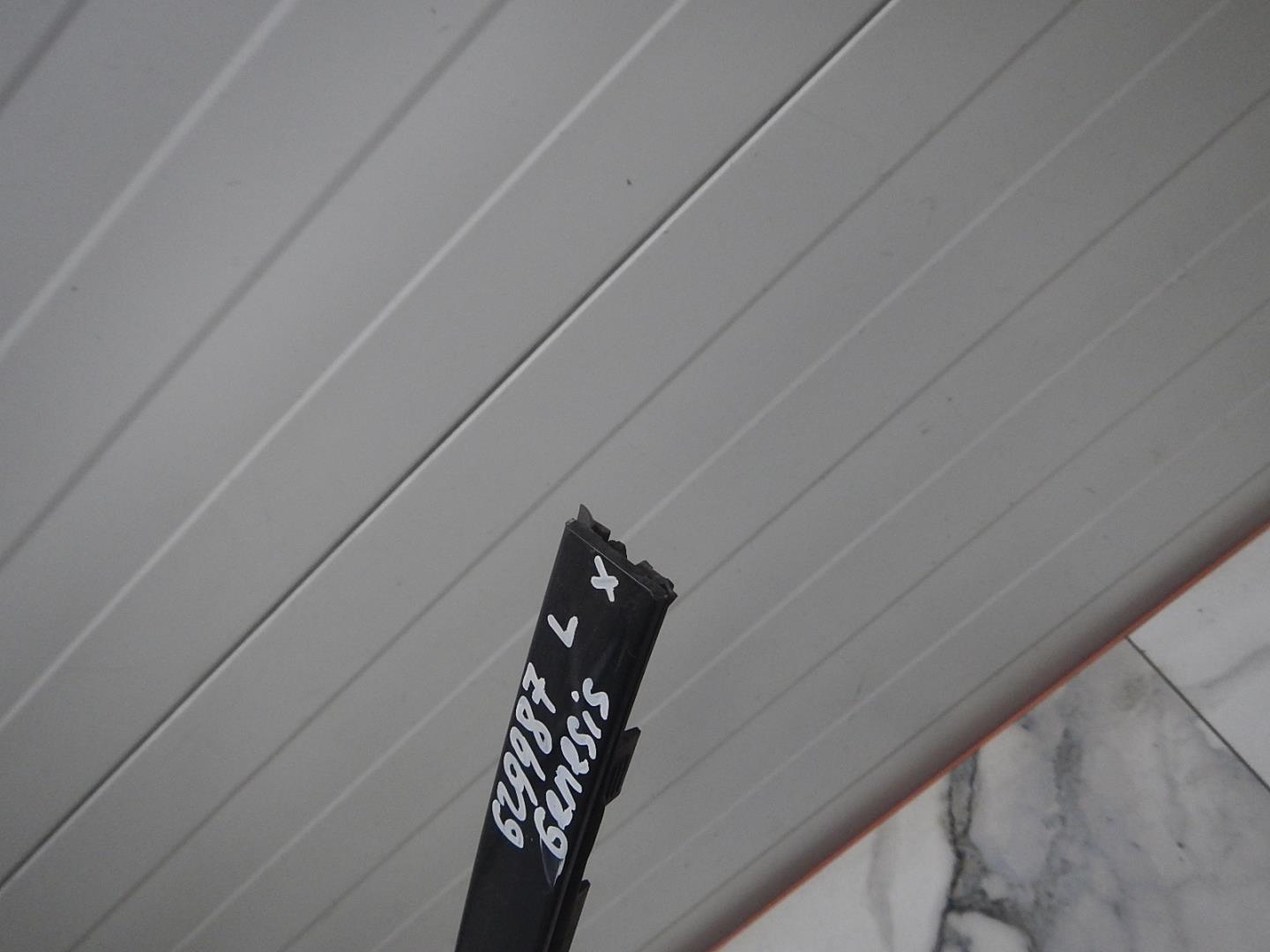 Молдинг лобового стекла