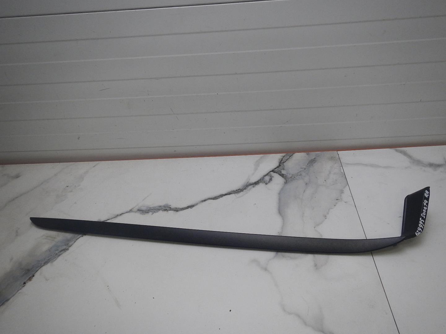 Молдинг лобового стекла