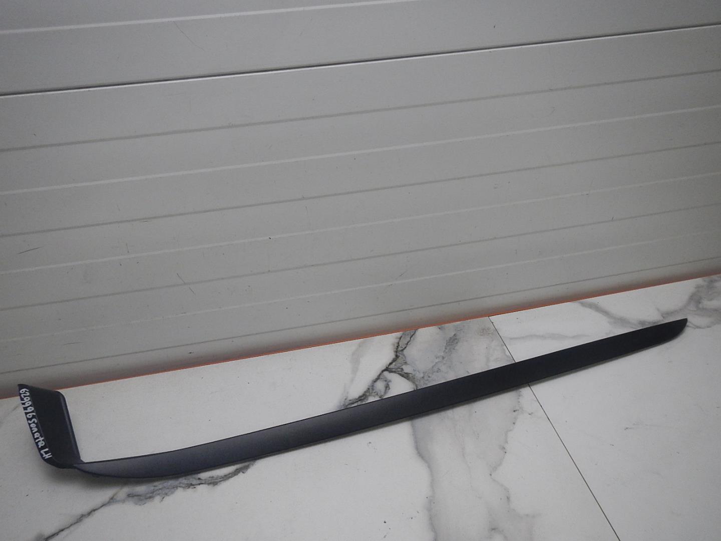 Молдинг лобового стекла