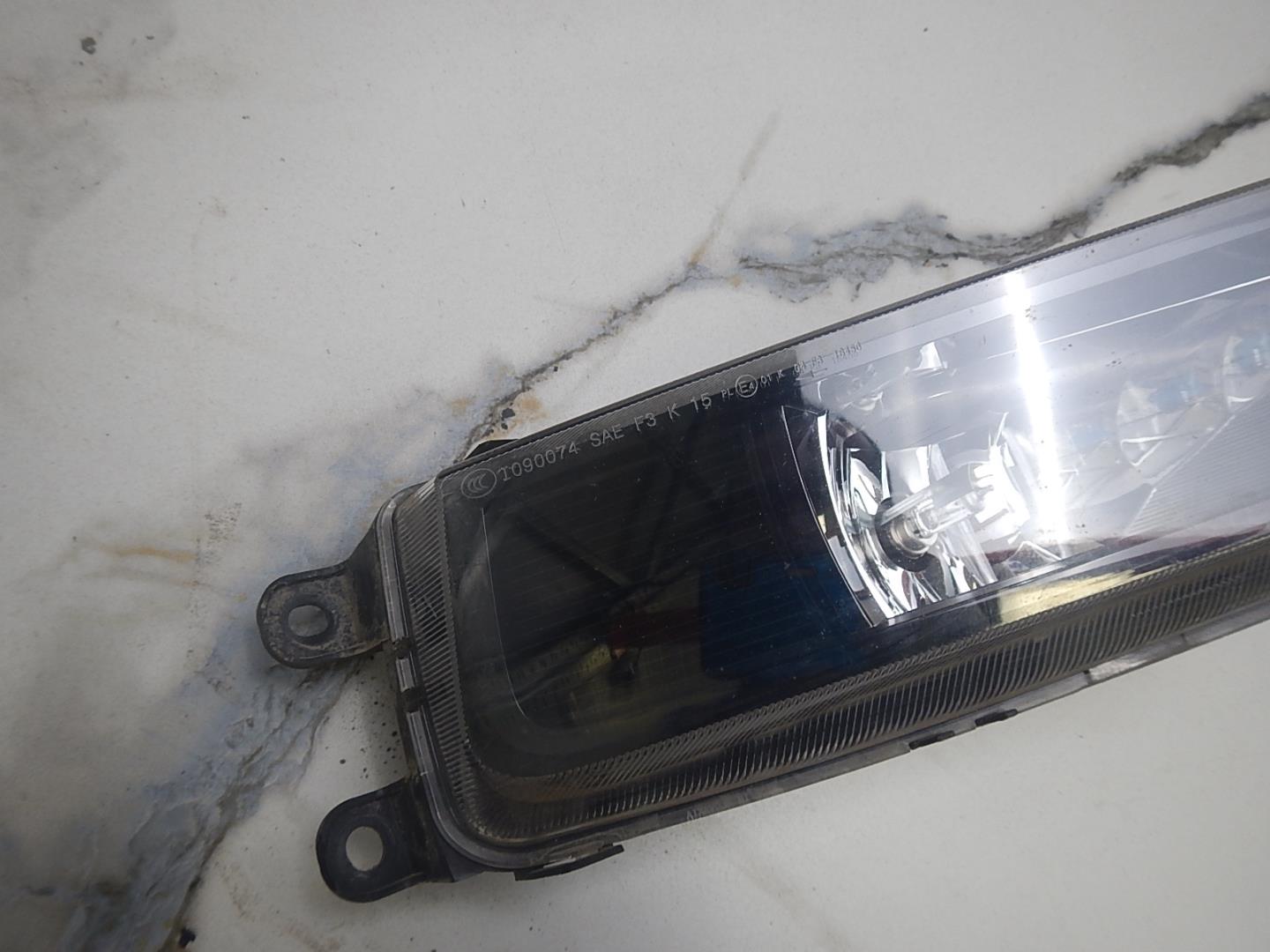Фара противотуманная правая