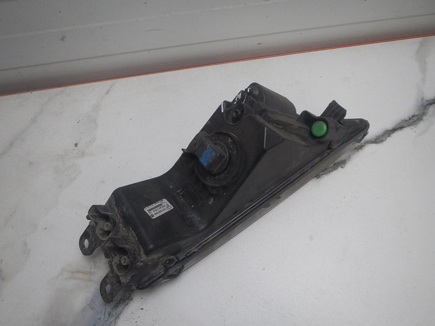 Фара противотуманная правая