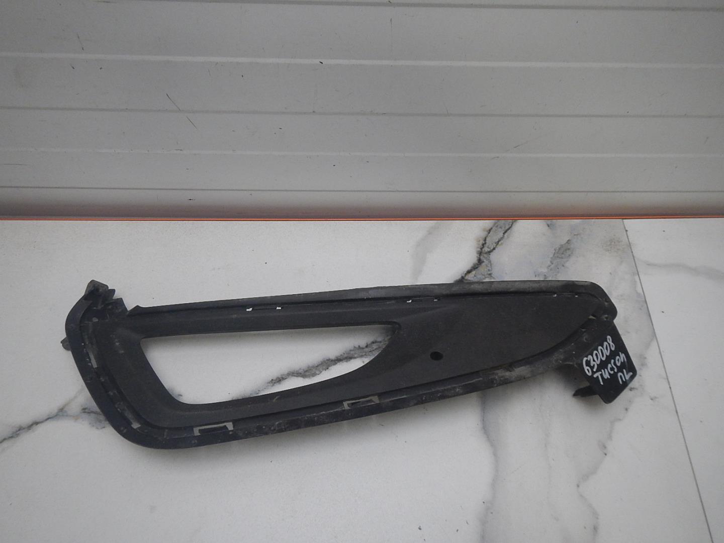 Решетка в бампер левая