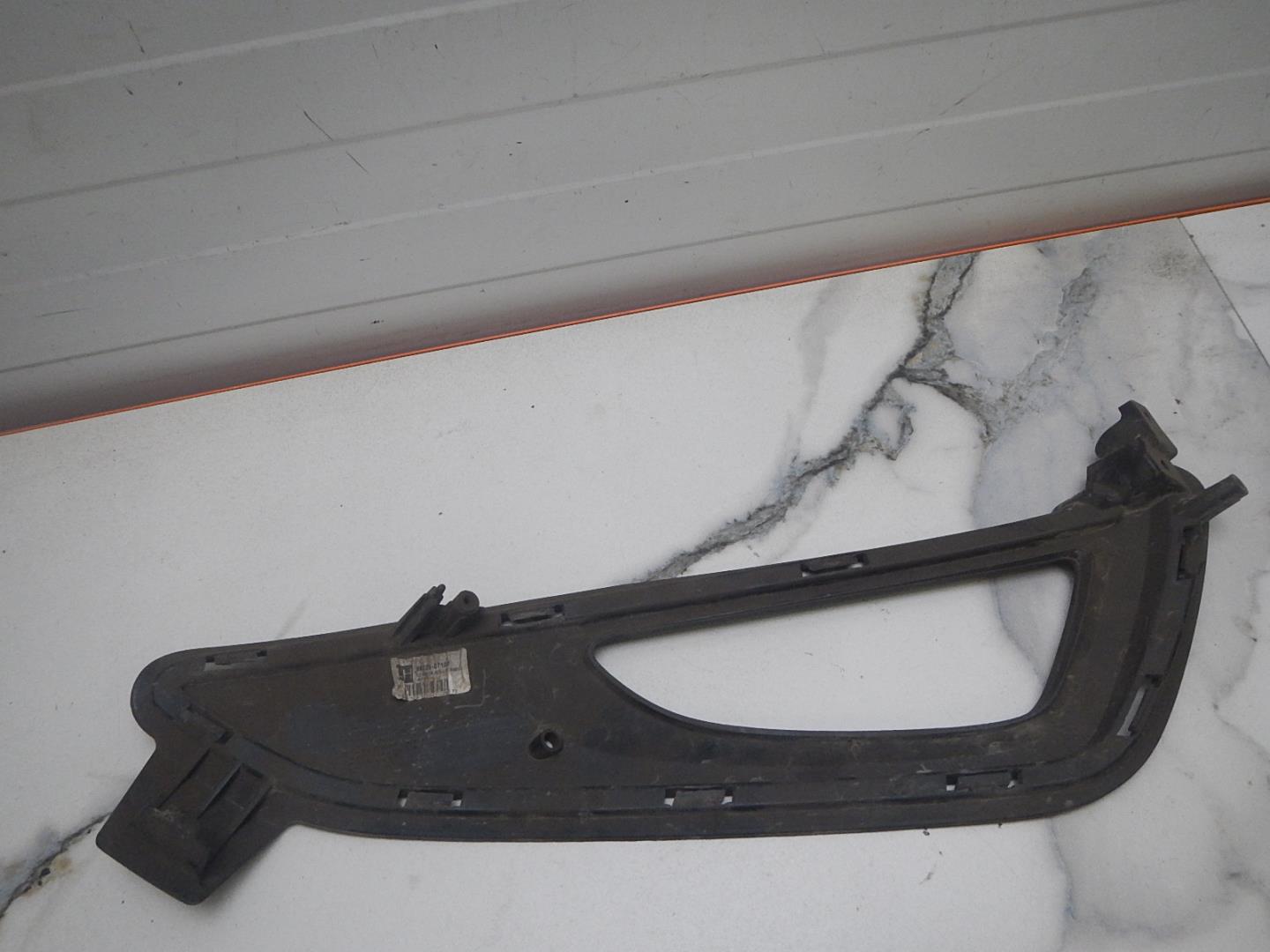 Решетка в бампер левая