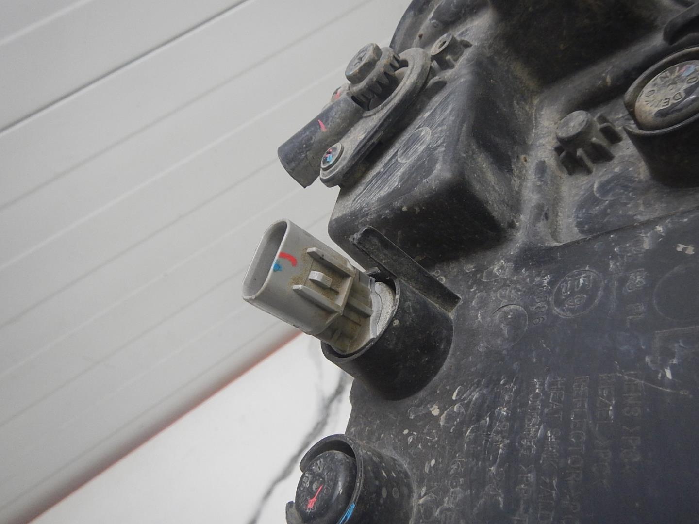 Фара противотуманная левая