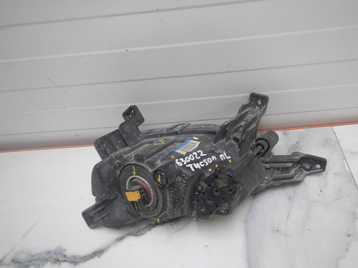 Фара противотуманная левая