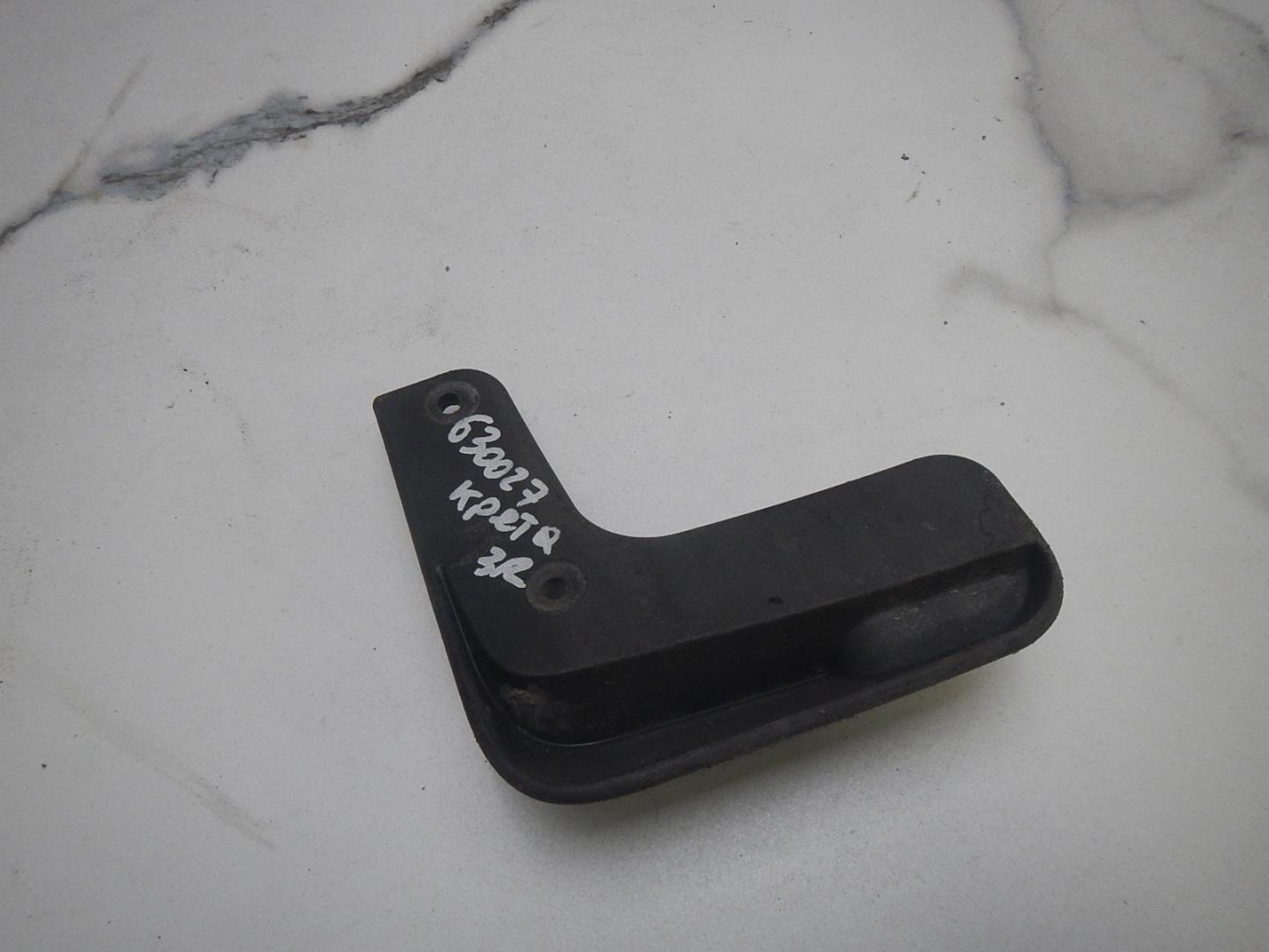 Брызговик задний правый