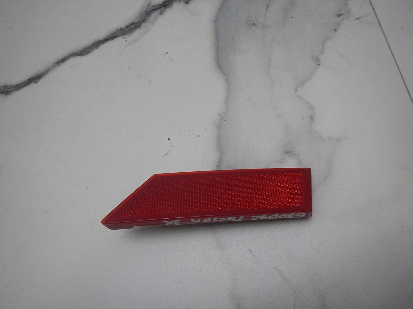 Отражатель в бампер задний правый