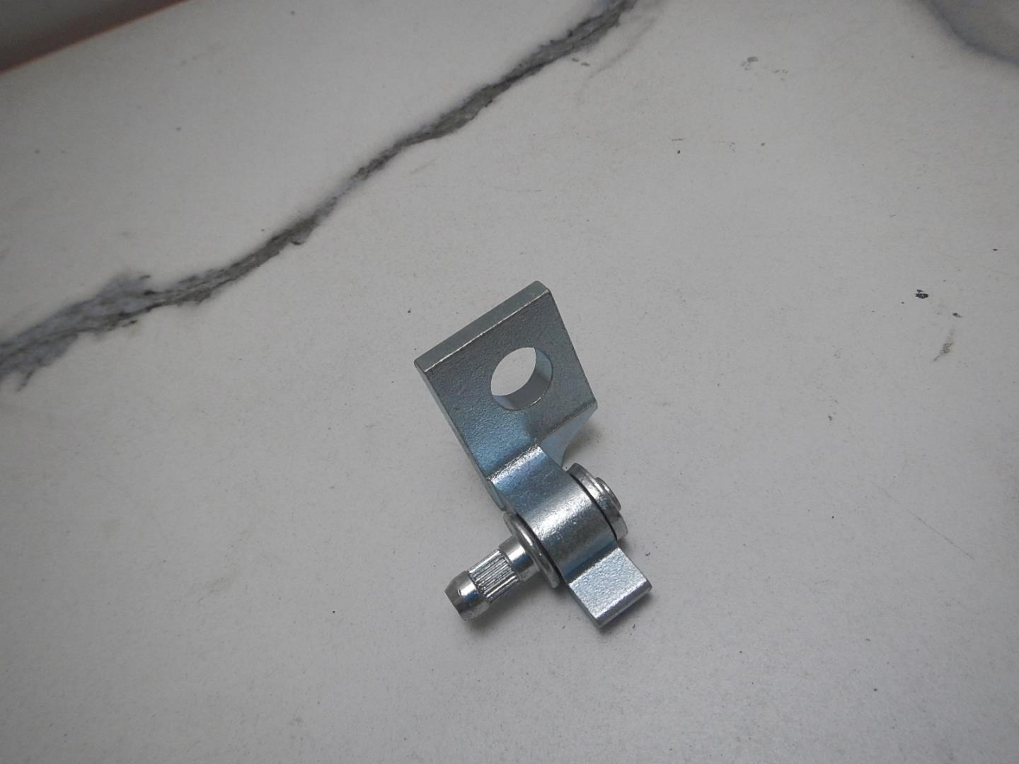 Петля двери передней левой нижняя