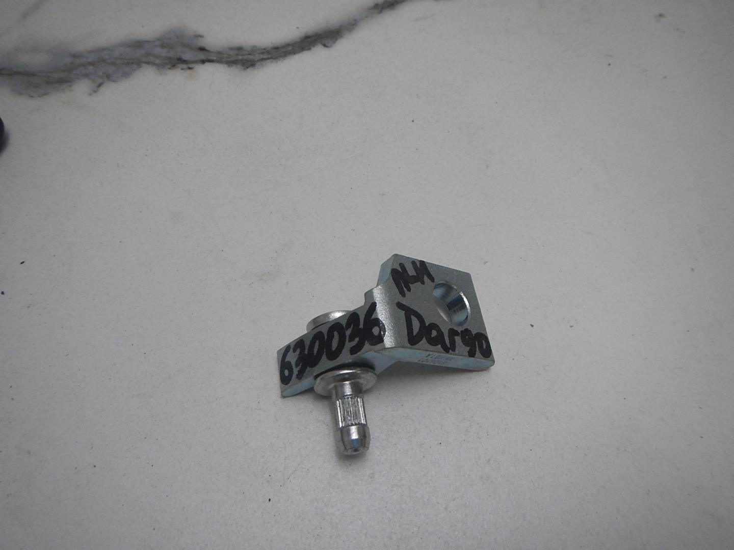 Петля двери передней левой нижняя