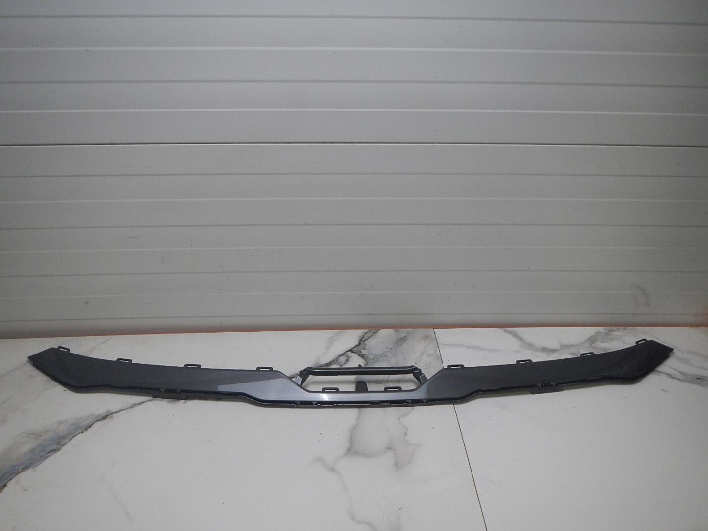 Накладка переднего бампера