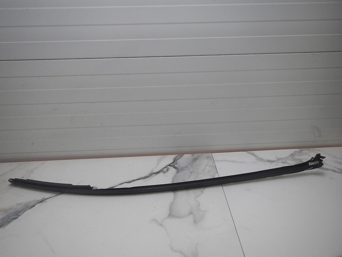 Молдинг лобового стекла