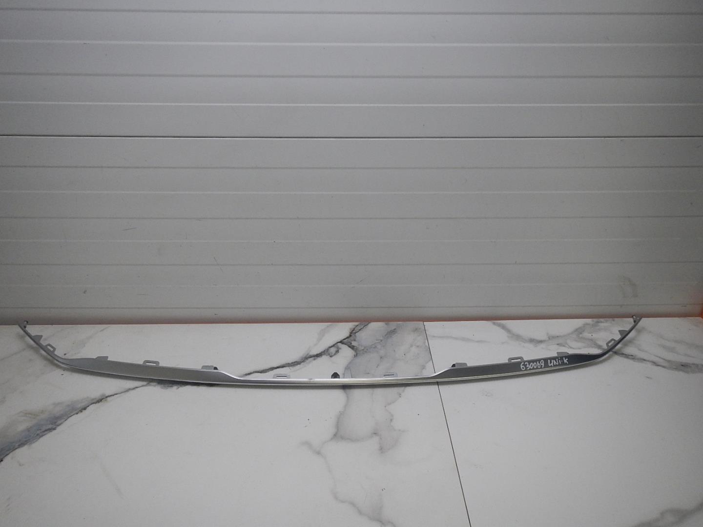 Накладка переднего бампера