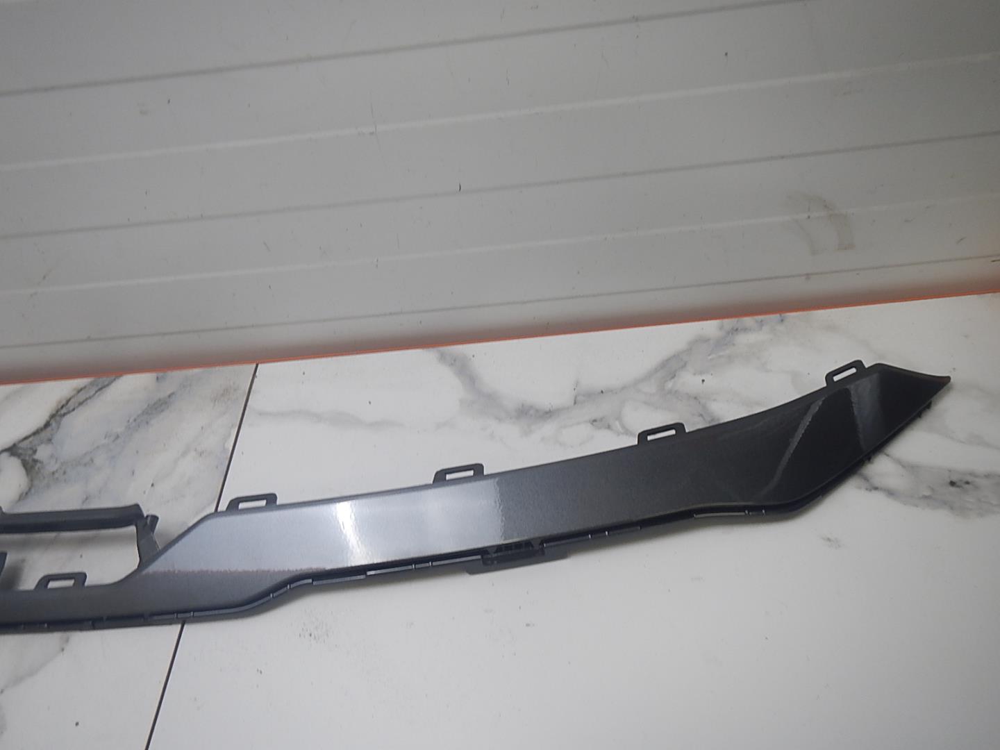 Накладка переднего бампера