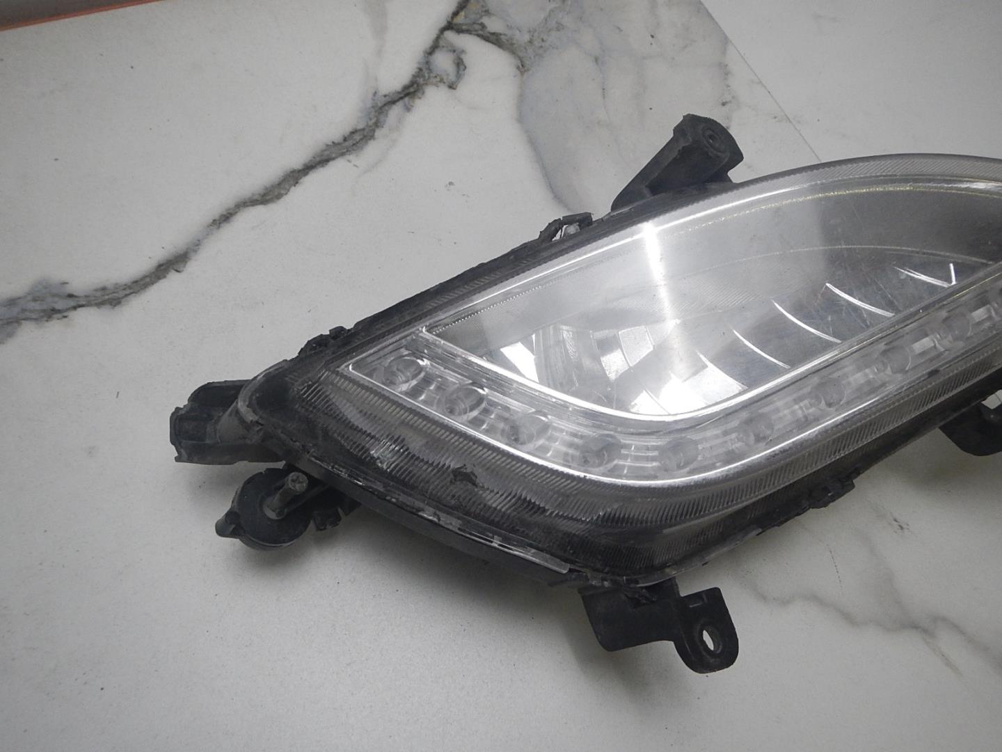 Фара противотуманная правая