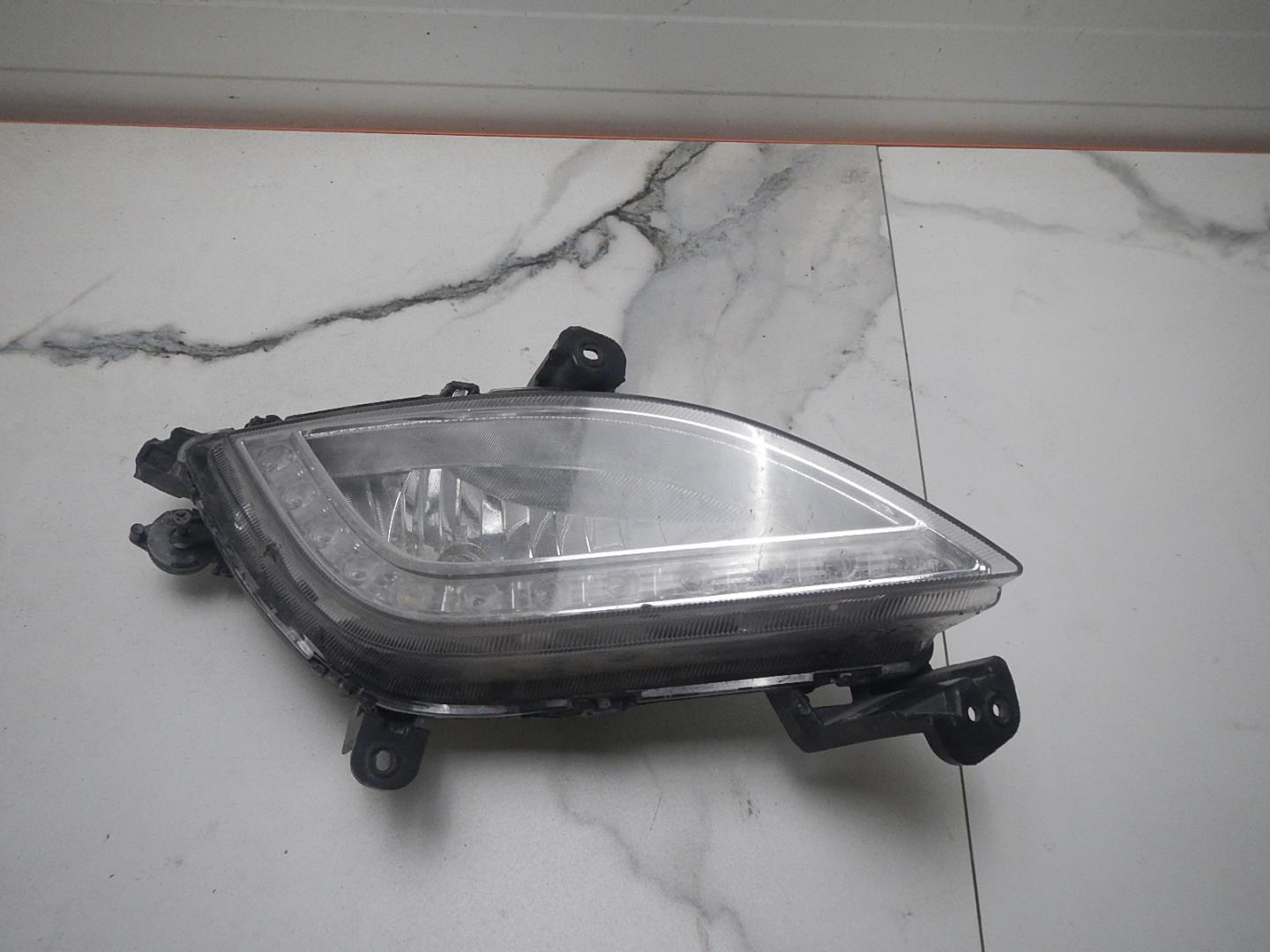 Фара противотуманная правая