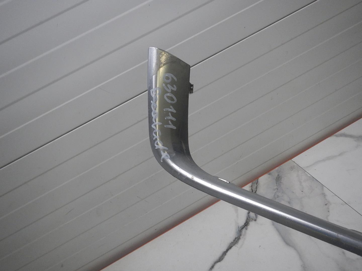 Молдинг переднего бампера