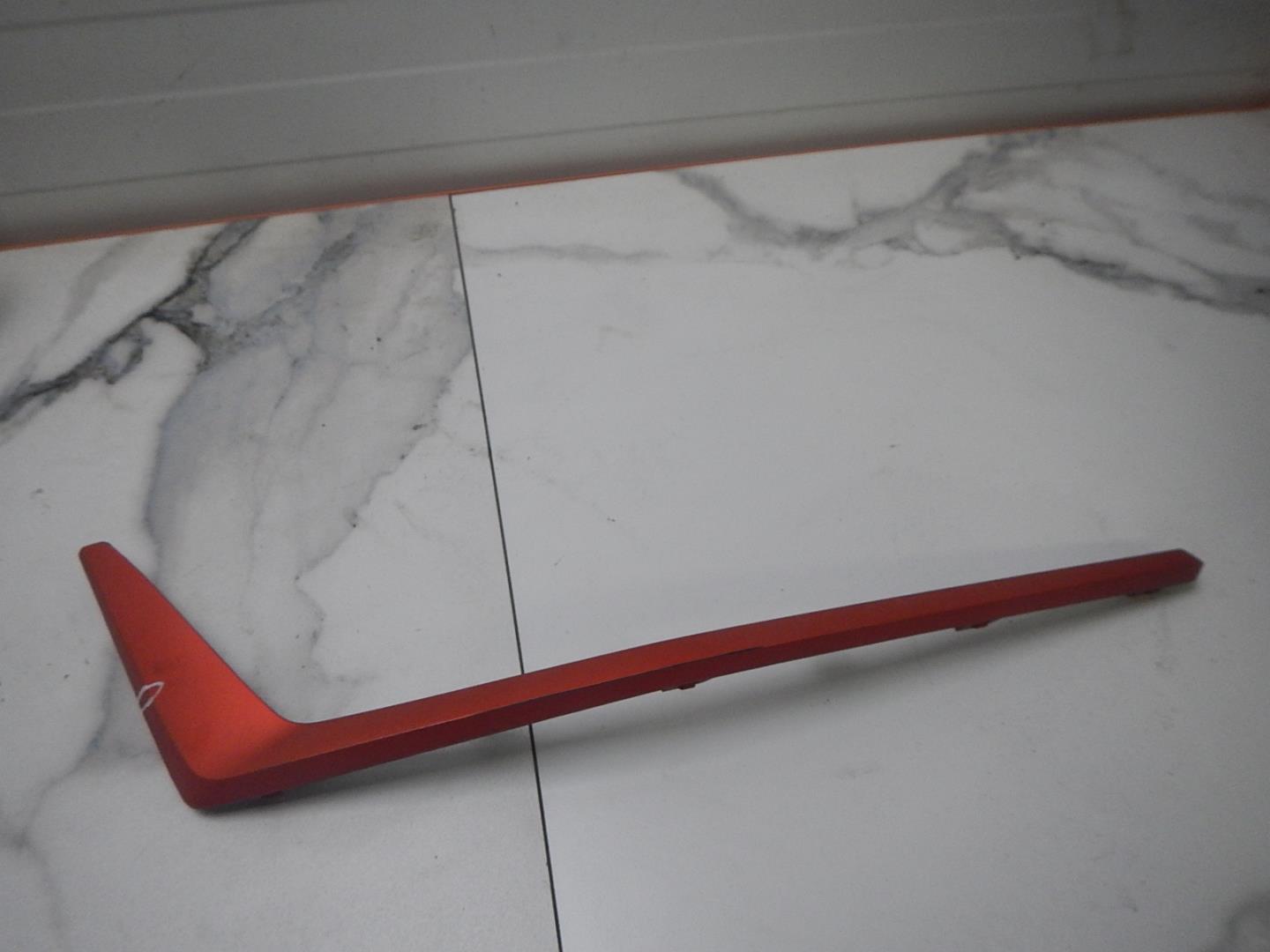 Молдинг переднего бампера правый