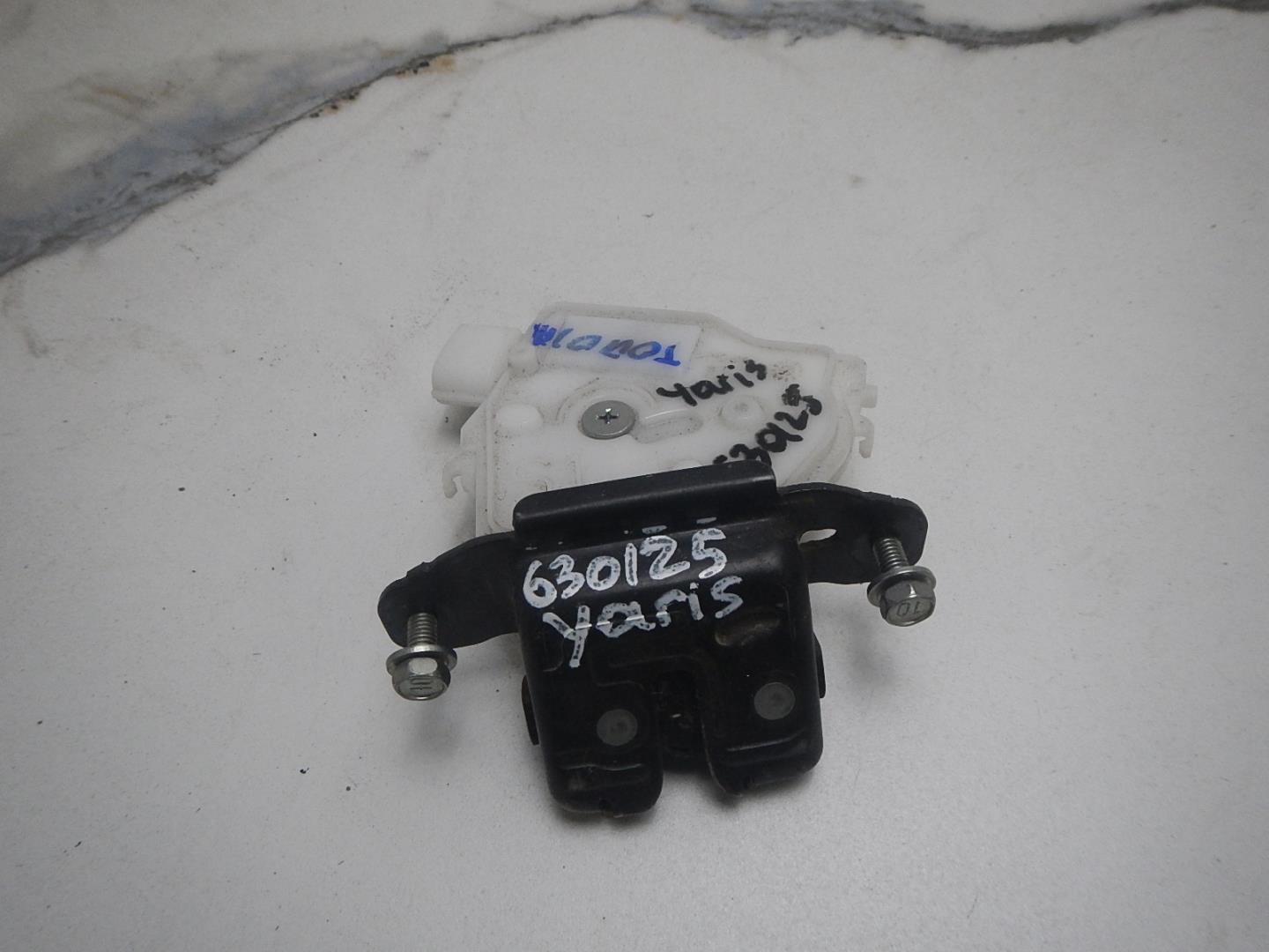 Замок багажника