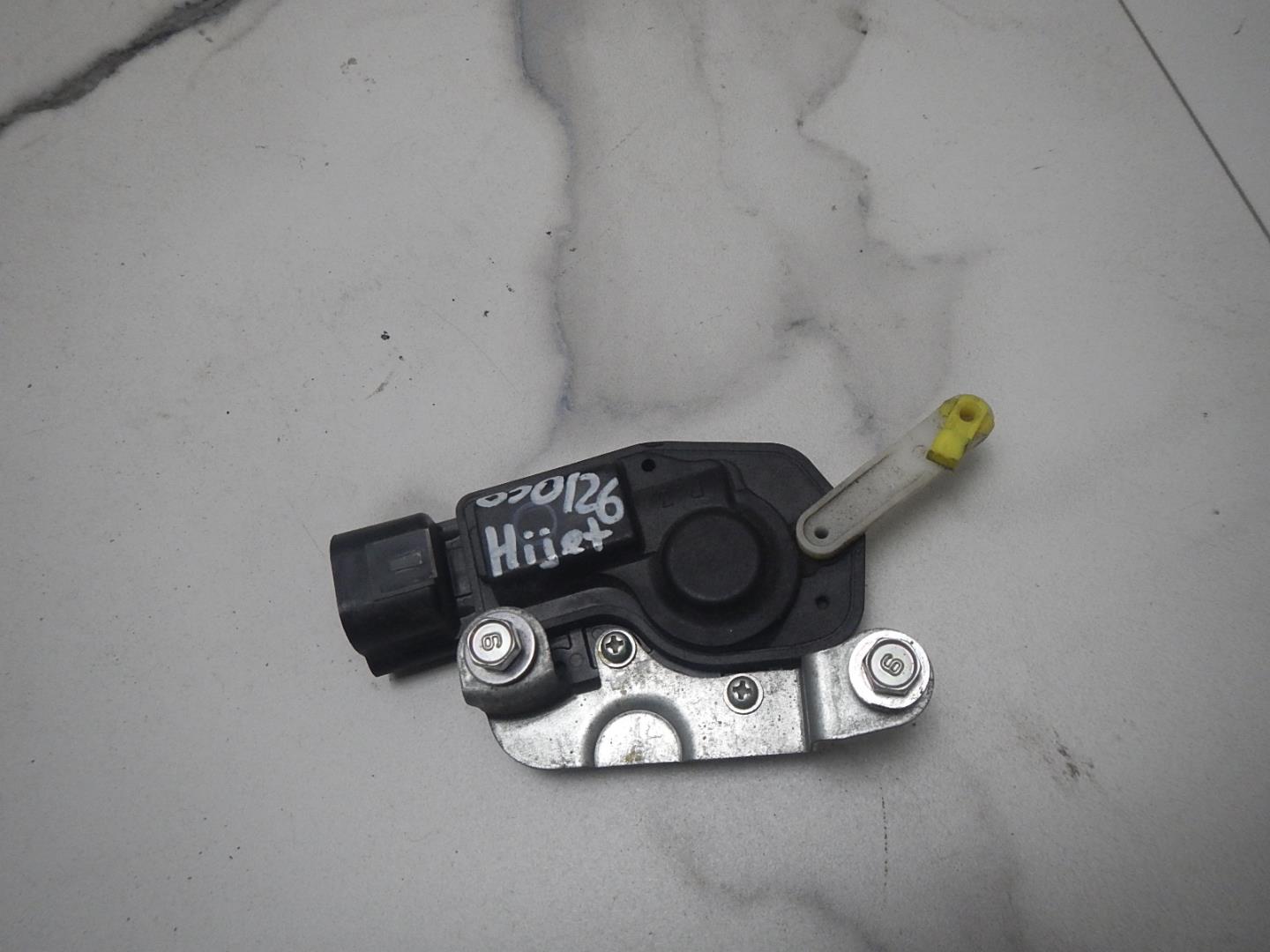 Активатор замка багажника