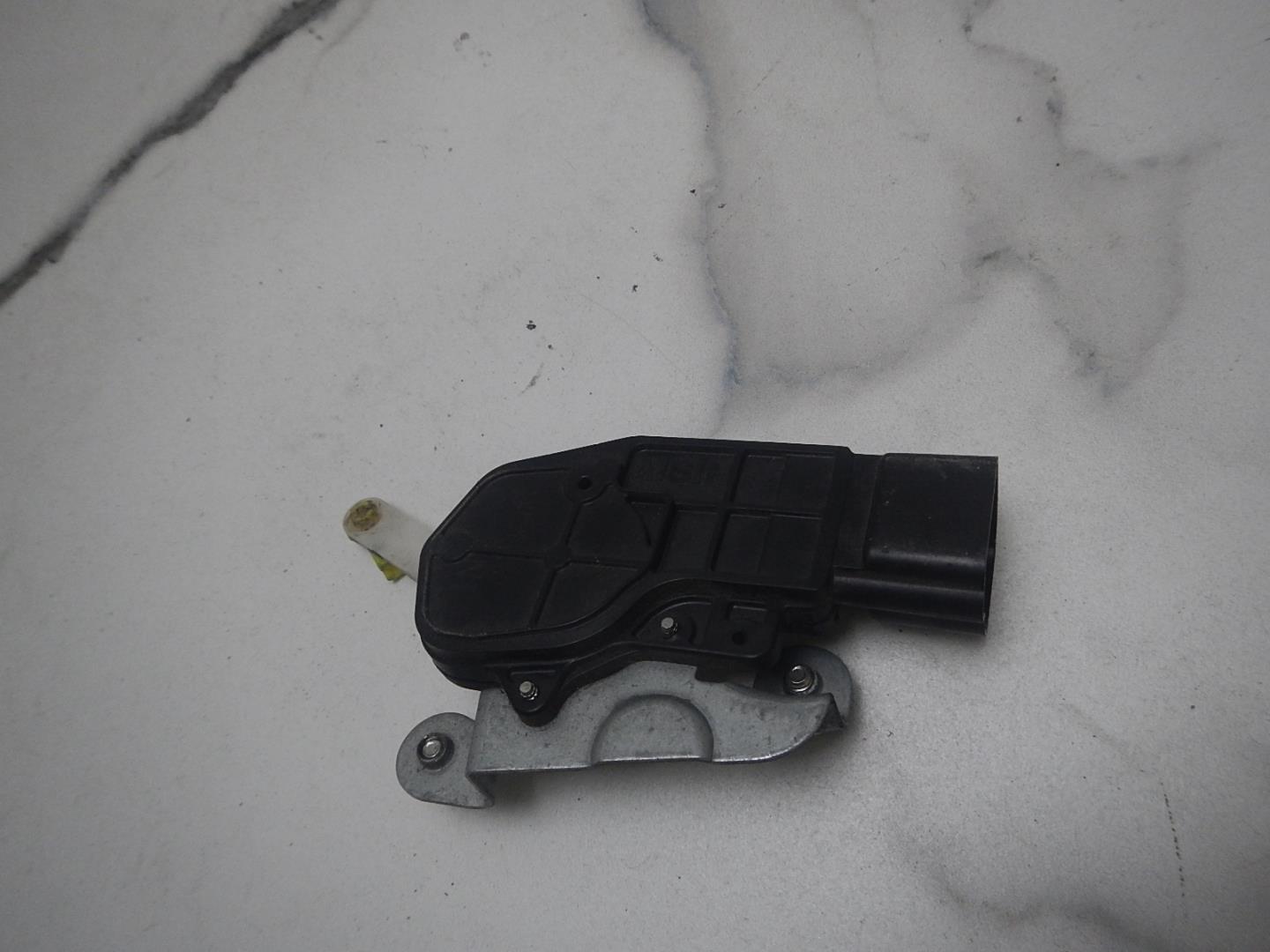 Активатор замка багажника