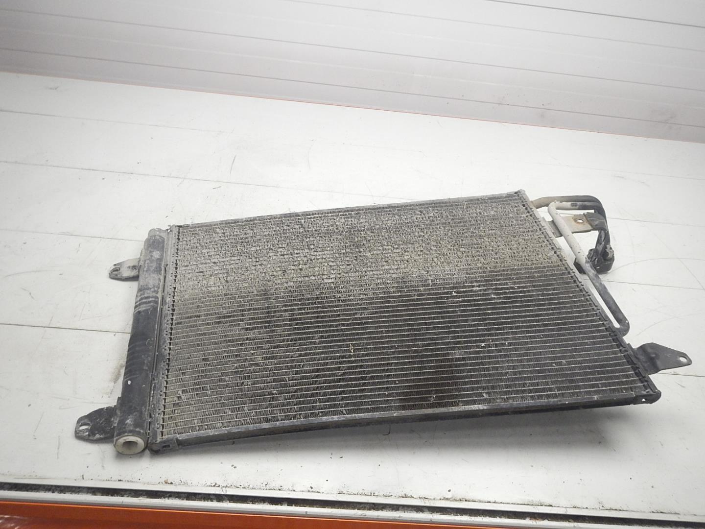 Радиатор кондиционера / конденсер