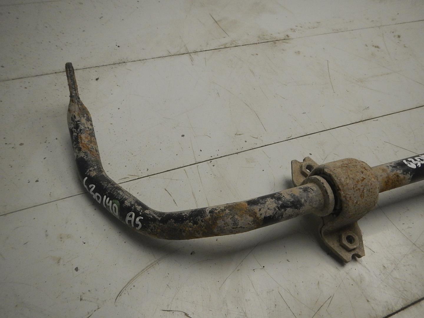 Стабилизатор передний